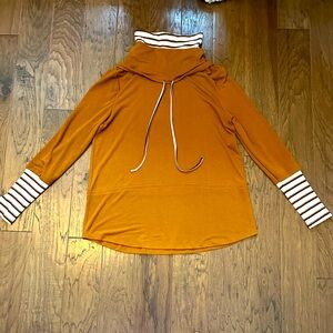 NEW Doe & Rae tan striped turtleneck top size large